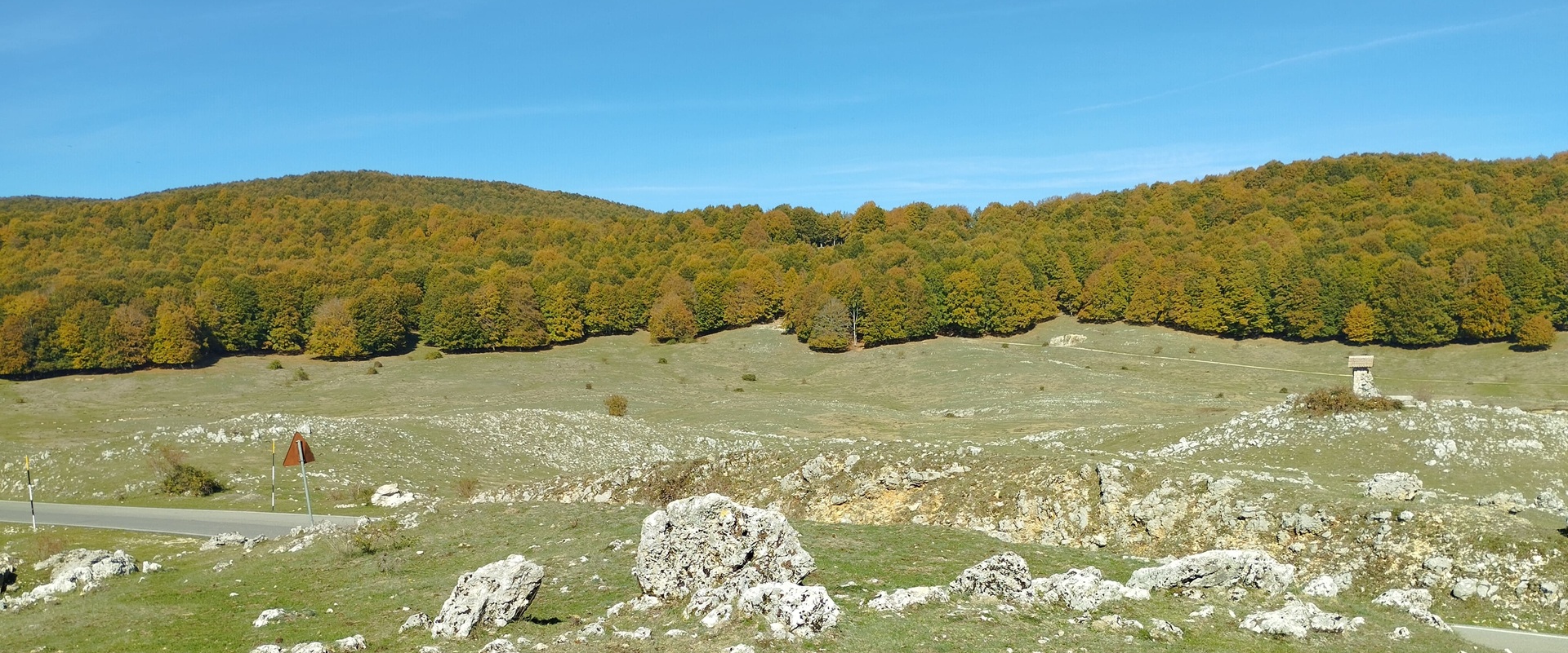 COLORI D'AUTUNNO E CARSISMO A FONDI DI JENNE